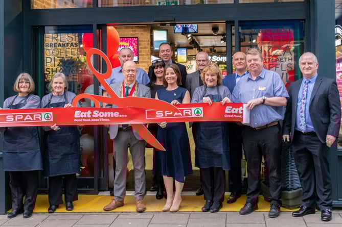 Staff at the opening of Spar’s new brand-new food-to-go concept called ‘Eat Some…’.