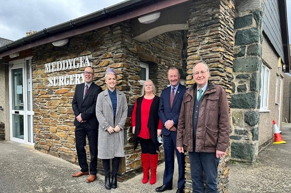 Simon Hart (MP) visited Caerffynnon Surgery. Also pictured are Councilor Dyfrig Siencyn, Practice Manager Sarah Tibbetts and Ambition North Wales Digital Project Manager Kirrie Roberts.
