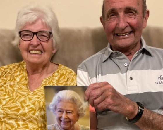 Diamond anniversary couple with a message from the Queen.