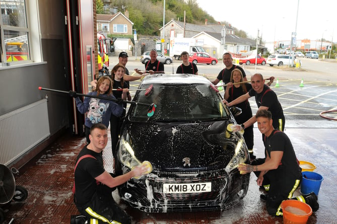 Photo: Steve Pope MDA090422D_SP002
Newton Abbot  Fire Station  charity car wash event