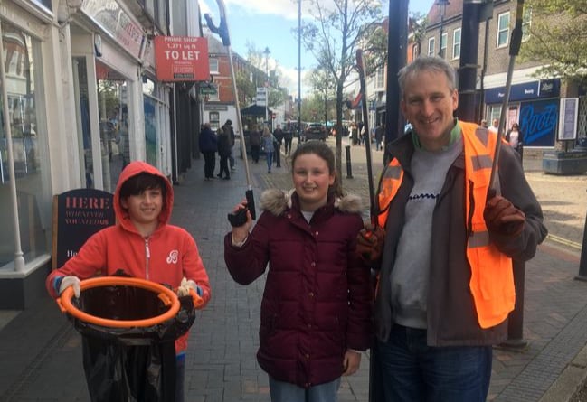 East Hampshire MP Damian Hinds with children Ted, 10, and Kitty, 12