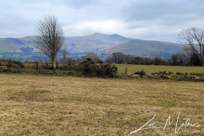 Taken from the bottom of Mynydd Illtyd, overlooking the Brecon Beacons (PT)