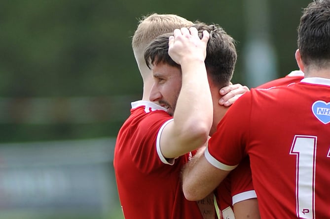 Photo: Steve Pope MDA300422B_SP006
Football. Kingsteignton Athletic versus Paignton Villa. Kingsteignton first goal