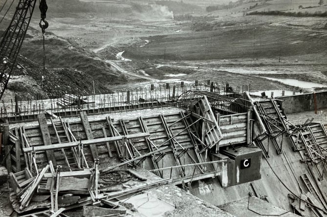 Llys y Fran construction of dam 26th Nov 1970