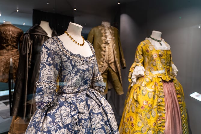 Fashion Museum Bath, A History of Fashion in 100 Objects 