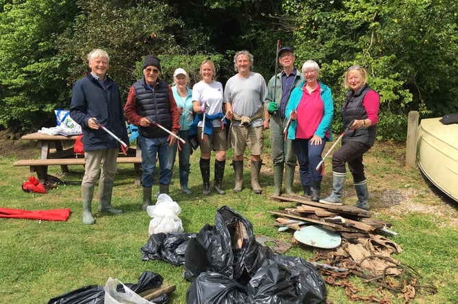 Waterhead Creek Society members after Sunday’s litter pick