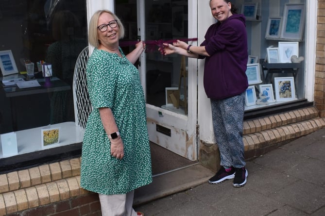 Kay Walters left and Donna Lewis Hatherleigh visitors centre.jpg
