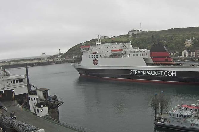 Douglas harbour webcam