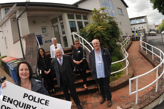  Photo: Steve Pope MDA200522A_SP005
Newton Abbot Police Station set to re-open its front desk to the public. Police and Crime Commissioner Alison Hernandez with (from left) Nicki Bidgood, Carol Bunday, Mike Joyce, Sally Henley and Alistair Dewhirst