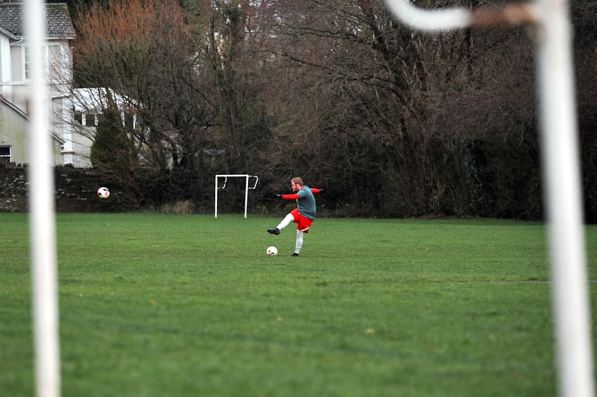 Photo: Steve Pope MDA020121C_SP001
Football. Covid practice. A single player makes use of the space on the pitches at Coach Road in Newton Abbot