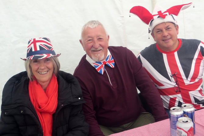 In a Jubilee mood Dianna and Les Rice, former landlords of the Red Lion, with Dave Pershouse.  SR 2323
