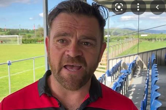 Porthmadog assistant manager Alun Winstanley leaves the club 2022