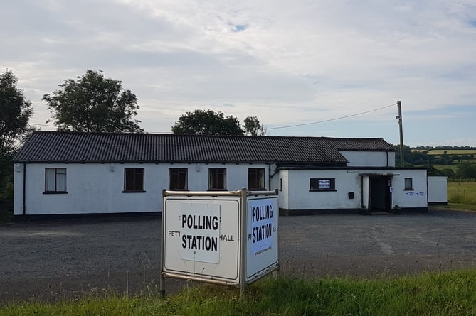 Polling station between Shillingford and Petton
