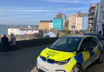 Emergency services tend to male following fall over Tenby wall
