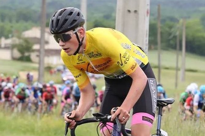 Josh Tarling dons the yellow jersey in Tour de Gironde