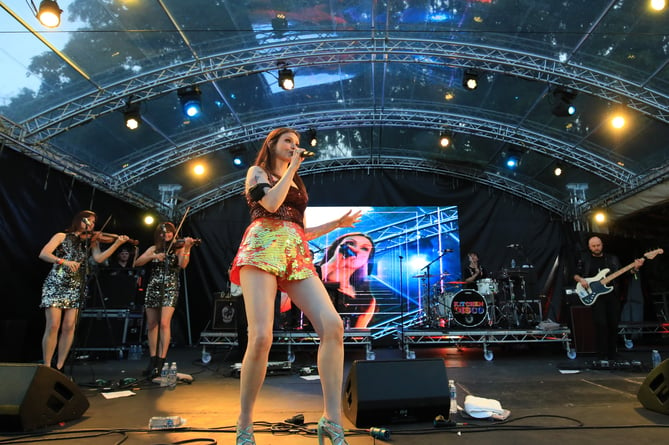 Sophie Ellis-Bextor performs at the Haslemere Fringe Festival. Photo by Nick Cansfield