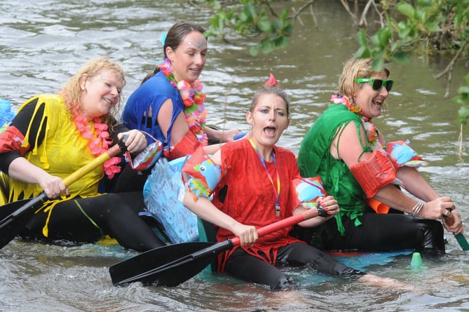 Farnham Photo Assignment
Location: Tilford Village Green
Details: Tilford Village Fete
Names: Tilford Meadows Nursery
Reporter:
Photographer: Ruth
Date: 9/7/2016