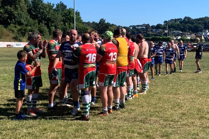 ROUND OF APPLAUSE: Teignbridge Trojans thanking their Exeter Ravens opponents after Saturday’s game.