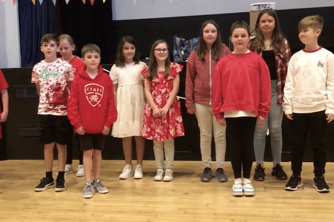  Ysgol Nefyn pupils rap about the second homes crisis affecting their village
