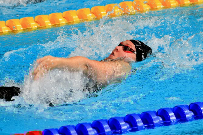 Emma Hodgson in action during the mixed relay at the Commonwealth Games on Tuesday morning