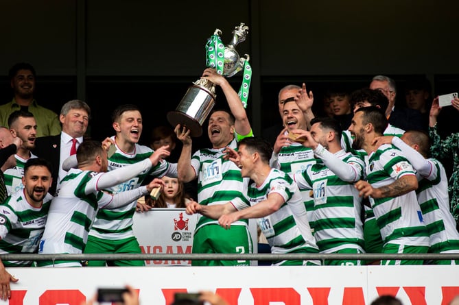 CARDIFF, WALES - 1 May 2022:
TNS lift the JD Welsh Cup.
Penybont v The New Saints in the JD Welsh Cup Final at Cardiff City Stadium, Cardiff, Wales on the 1st May 2022. (Pic by Lewis Mitchell/FAW)