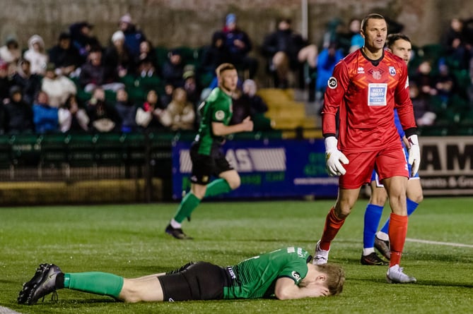 ABERYSTWYTH, WALES - 01 FEBRUARY 2022: Haverfordwest County's goalkeeper Lee Idzi during the JD Cymru Premier league fixture between Aberystwyth Town F.C & Haverfordwest County A.F.C and Aberystwythâs 1000th league game in the Cymru premier devision, Park Avenue Stadium, February 1st, 2022, Aberystwyth, Wales (Pic By John Smith/FAW)