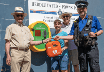 Rotary club funds a new defibrilator in Crickhowell